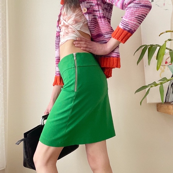 Banana Republic green short skirt - Picture 2 of 12